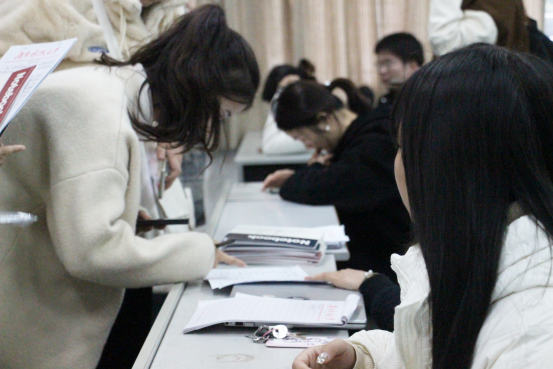 44b4ff5360624f038a8b39f6932d7af2.png 44b4ff5360624f038a8b39f6932d7af2.png